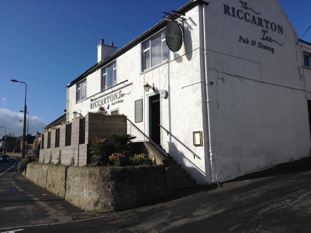 Riccarton Inn Currie Экстерьер фото