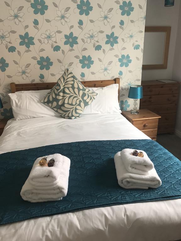 Riccarton Inn Currie Экстерьер фото