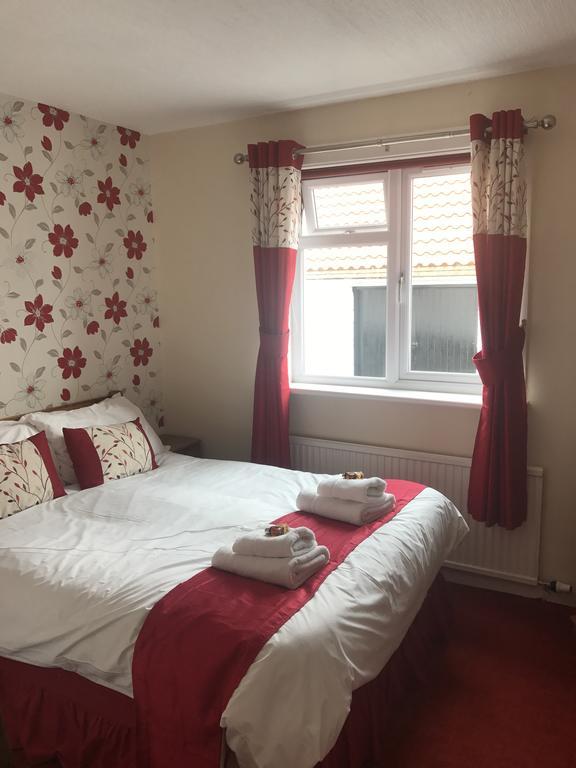Riccarton Inn Currie Экстерьер фото