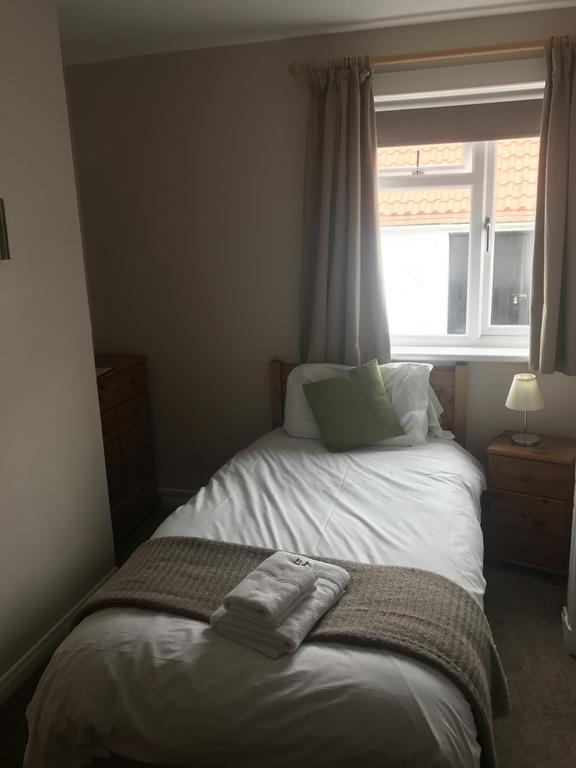 Riccarton Inn Currie Экстерьер фото