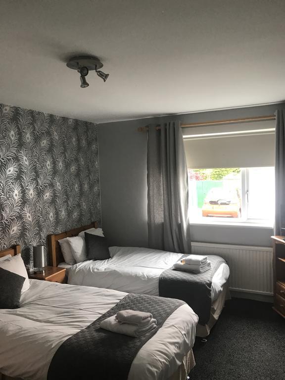 Riccarton Inn Currie Экстерьер фото