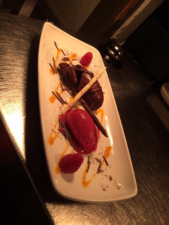 Riccarton Inn Currie Экстерьер фото